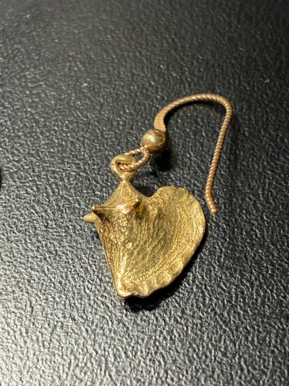 Handcrafted Gold-tone Pink conch shell Drop pierced Earrings - Picture 8 of 8